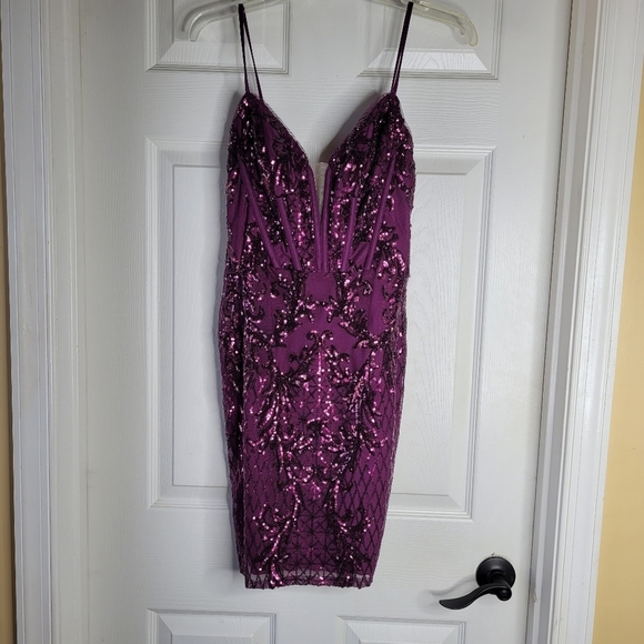 DB Studio Purple Short Mini Allover Sequin Illusion Plunge Dress Sz 10 - Picture 4 of 15